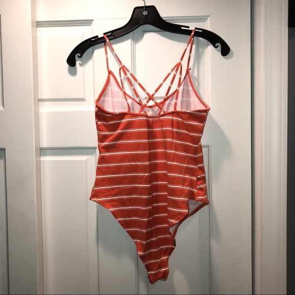 𝐒𝐓𝐑𝐈𝐏𝐄𝐃 𝐁𝐎𝐃𝐘 𝐒𝐔𝐈𝐓 - Picture 5 of 5